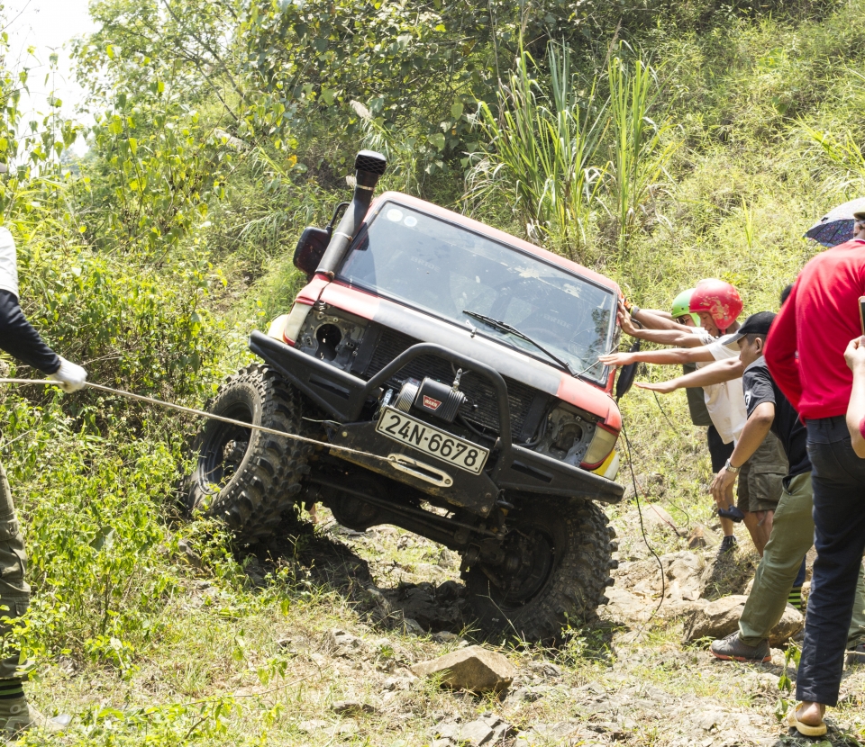 khep lai giai dua dia hinh chao mung clb offroad ha noi tron 5 tuoi