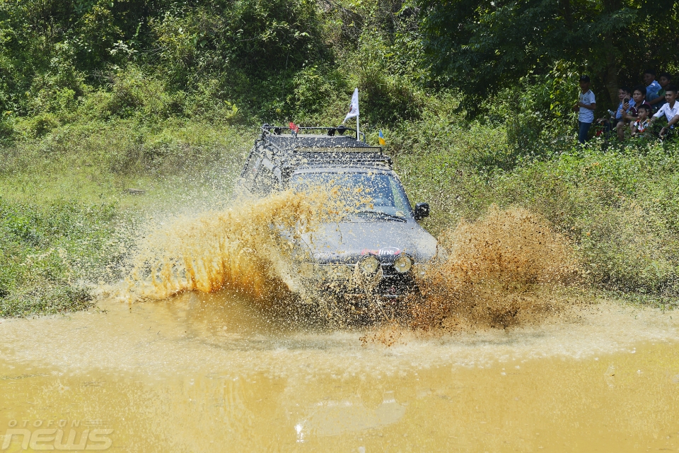 khep lai giai dua dia hinh chao mung clb offroad ha noi tron 5 tuoi