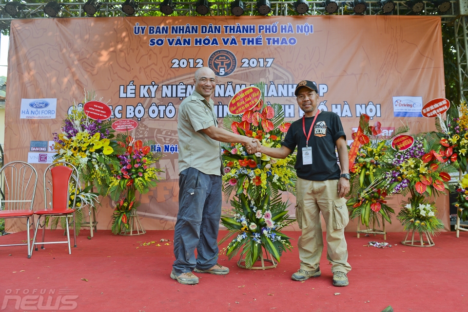 khep lai giai dua dia hinh chao mung clb offroad ha noi tron 5 tuoi