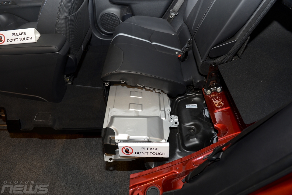 toyota trinh dien cong nghe xanh hybrid tai viet nam