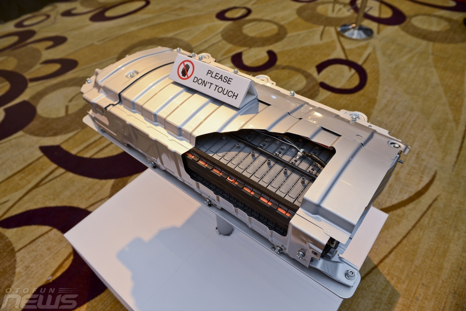 Toyota trình diễn  toyota trinh dien cong nghe xanh hybrid tai viet nam