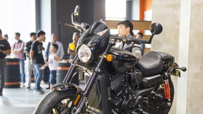 Harley Davidson giới thiệu "xế đô thị" Street Rod tại Hà Nội