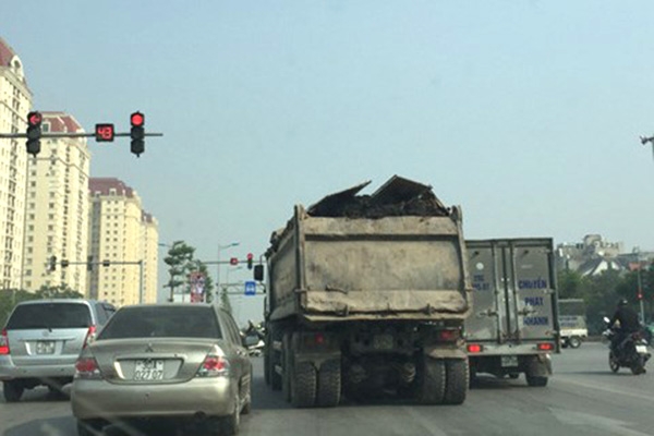 ha noi tong dieu tra xu ly nghiem xe cho qua tai ba banh tu giong