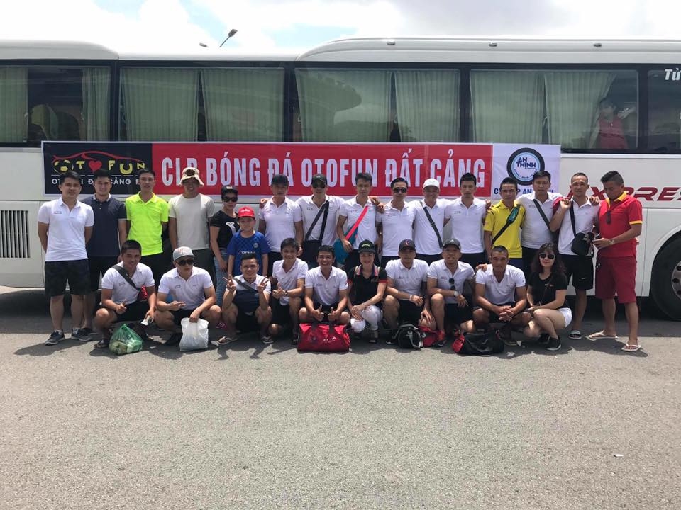 Giải bóng đá tranh cúp OTOFUN lần thứ 11 diễn ra sôi nổi giai bong da tranh cup otofun lan thu 11 dien ra soi noi