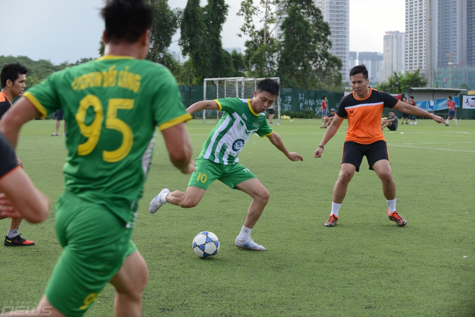 Giải bóng đá tranh cúp OTOFUN lần thứ 11 diễn ra sôi nổi giai bong da tranh cup otofun lan thu 11 dien ra soi noi