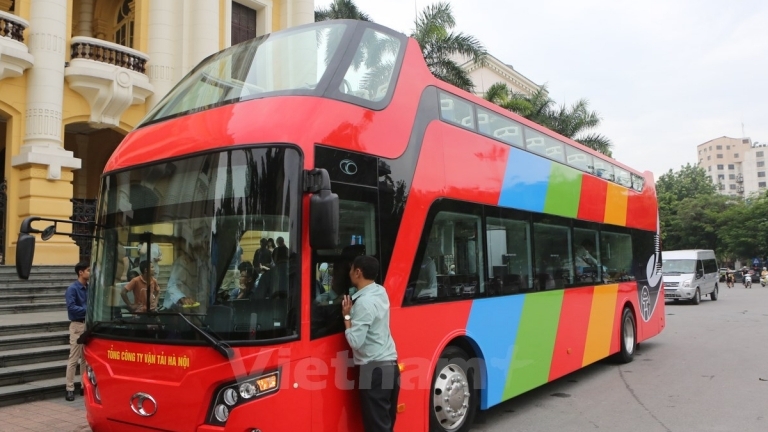 Hà Nội: Cận cảnh xe buýt hai tầng độc đáo phục vụ khách du lịch