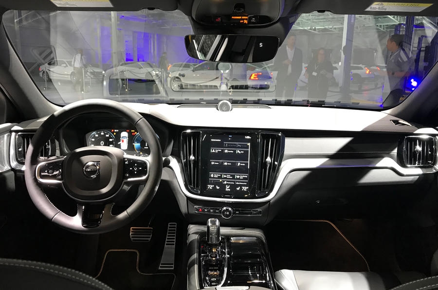 volvo s60 ra mat voi nhieu diem dac biet