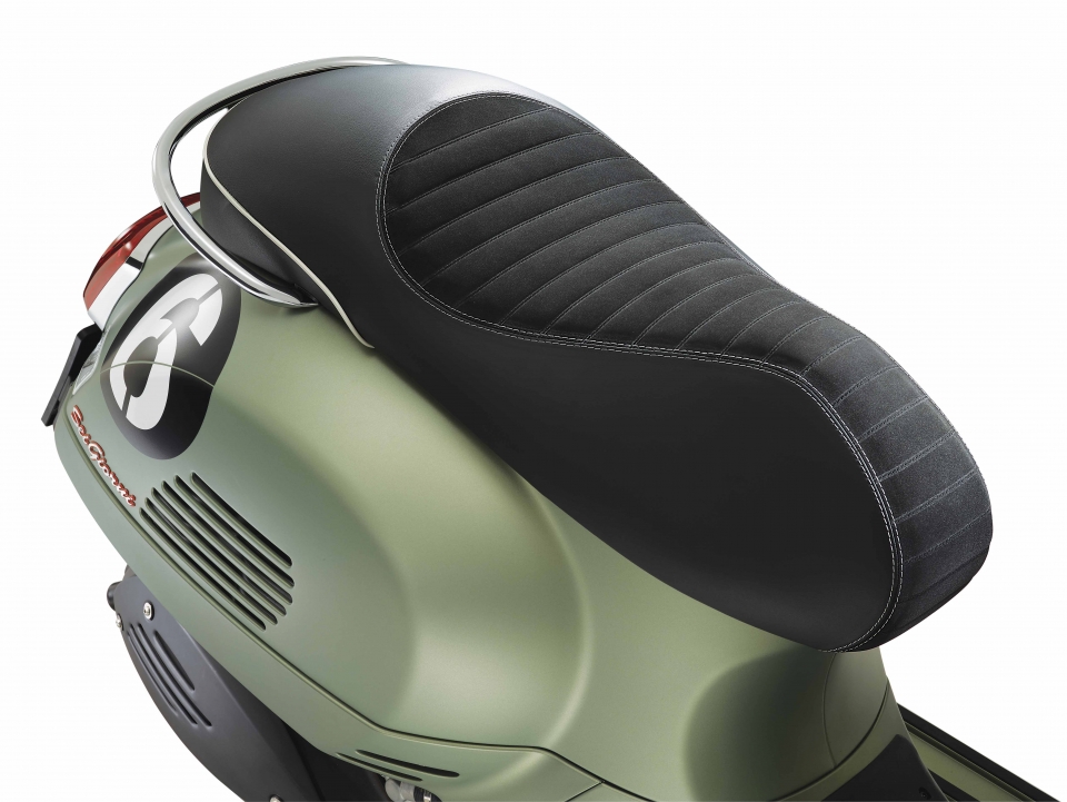 vespa sei giorni ban gioi han co gia khung 199 trieu dong