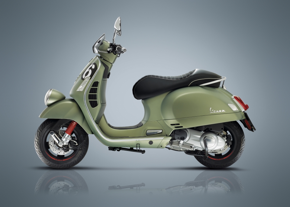vespa sei giorni ban gioi han co gia khung 199 trieu dong