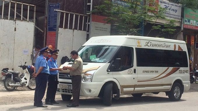 Một tuần xử phạt 112 trường hợp vi phạm giao thông ở Hà Nội