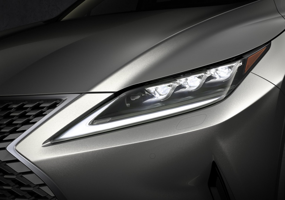 lexus rx 2020 se co den pha led thong minh bladescan