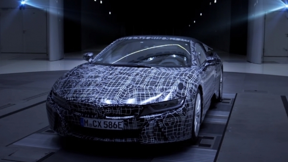 BMW bất ngờ tung ra video đầu tiên về xe thể thao i8 Roadster