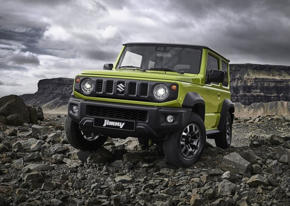 suzuki jimny khoac ao land rover defender an tuong