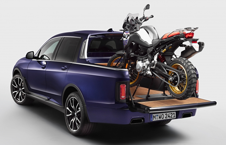ngam bmw x7 duoi hinh hai ban tai