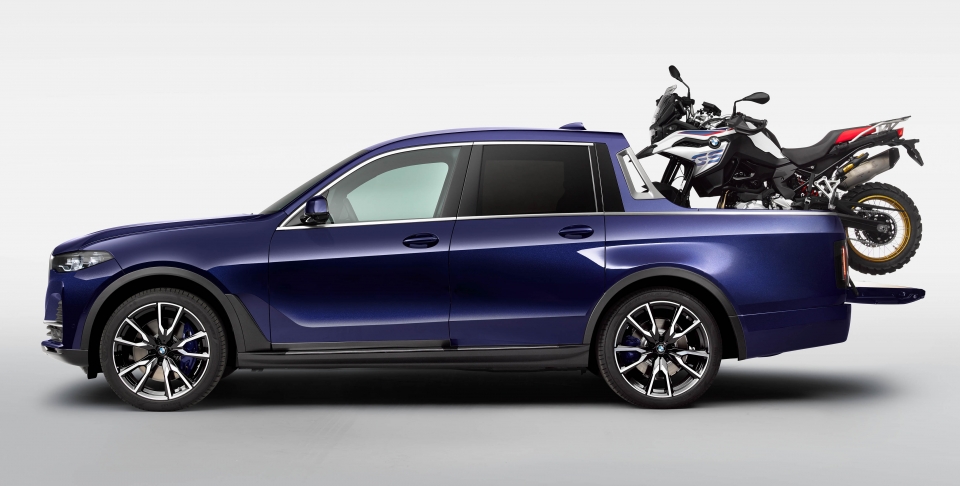 ngam bmw x7 duoi hinh hai ban tai