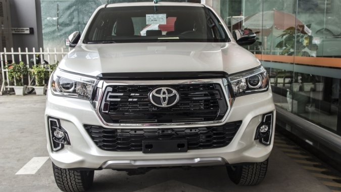 Cận cảnh những điểm mới trên mẫu bán tải Toyota Hilux 2018