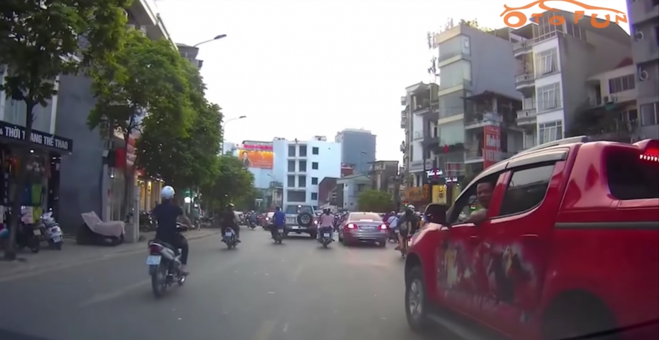 ban tai colorado chen ep xe nho va cau chuyen van hoa giao thong