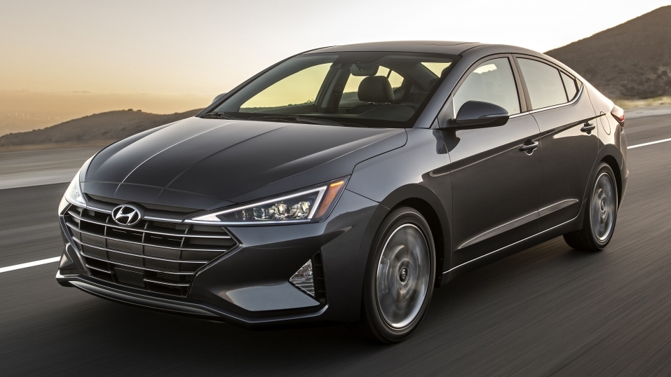 Hyundai Elantra 2019: Ngoại hình táo bạo, thêm gói an toàn Smart Sense