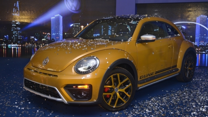 Volkswagen Việt Nam công bố Beetle Dune và Passat Bluemotion 2017
