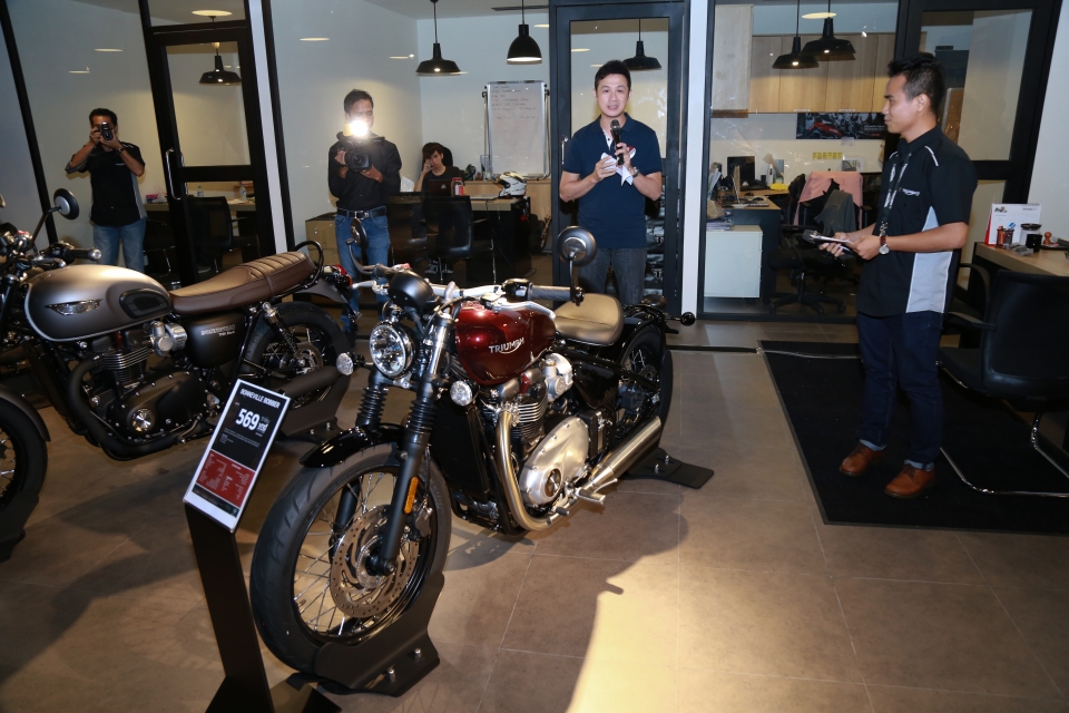 triumph co dai ly chinh hang dau tien tai viet nam