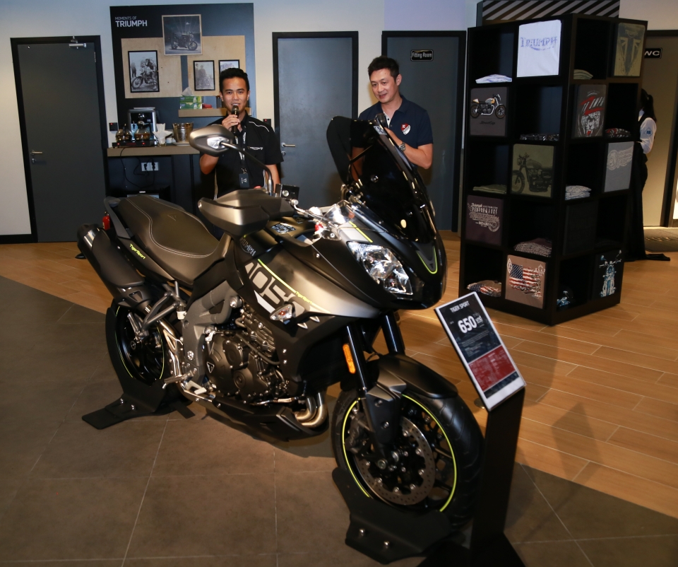 triumph co dai ly chinh hang dau tien tai viet nam