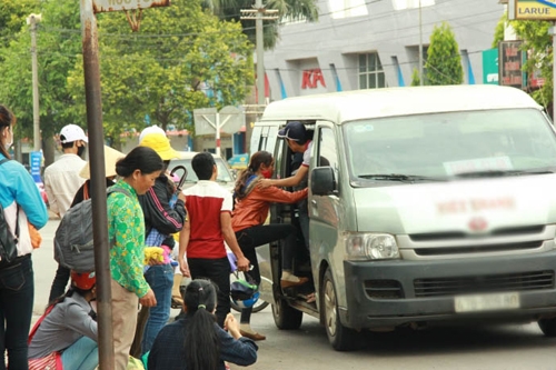 ha noi can giai phap tong the de giai quyet dut diem xe du ben coc