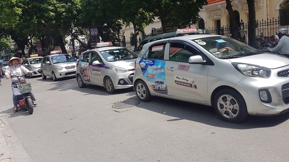 Hiệp hội Taxi Hà Nội đề xuất dừng kế hoạch thí điểm Grab và Uber