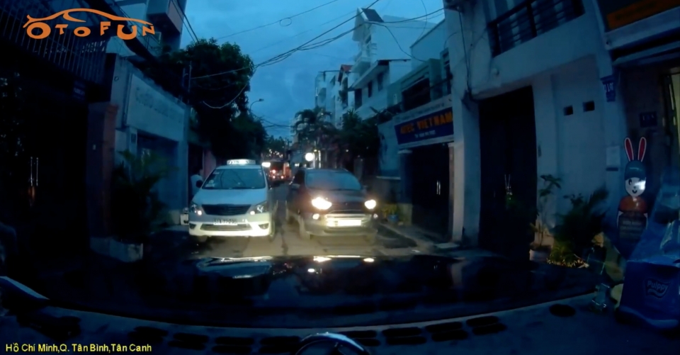 nguoi phu nu lon tieng gianh duong trong ngo nho