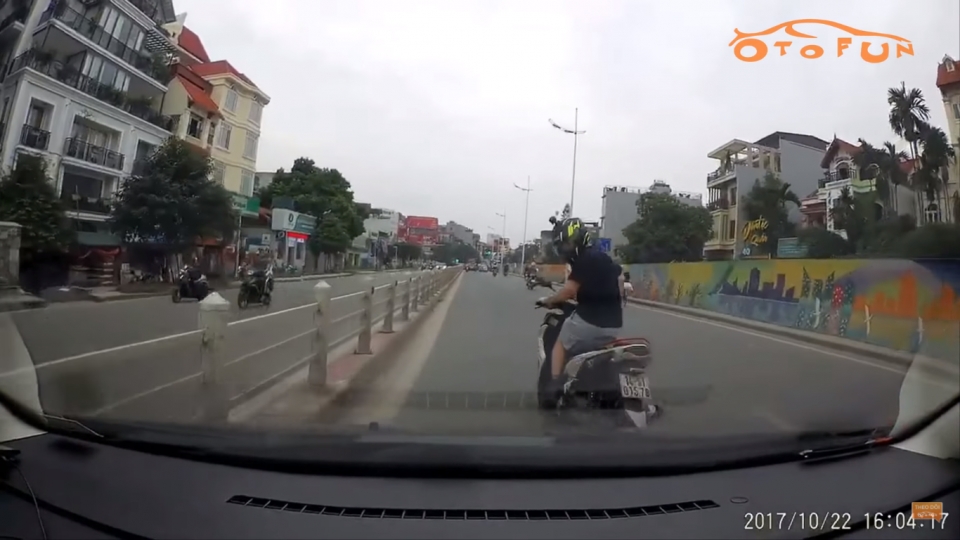 Nam thanh niên bỏ chạy sau va chạm giao thông khiến cộng đồng bức xúc nam thanh nien bo chay sau va cham giao thong khien cong dong buc xuc