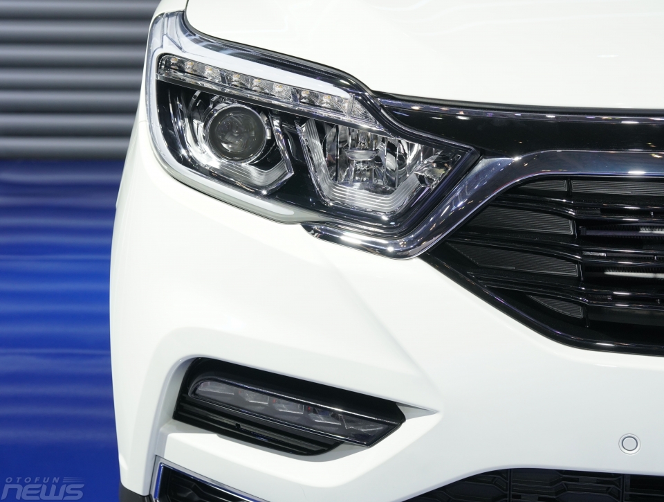 vims 2017 ssangyong trinh dien rexton moi doi thu toyota fortuner