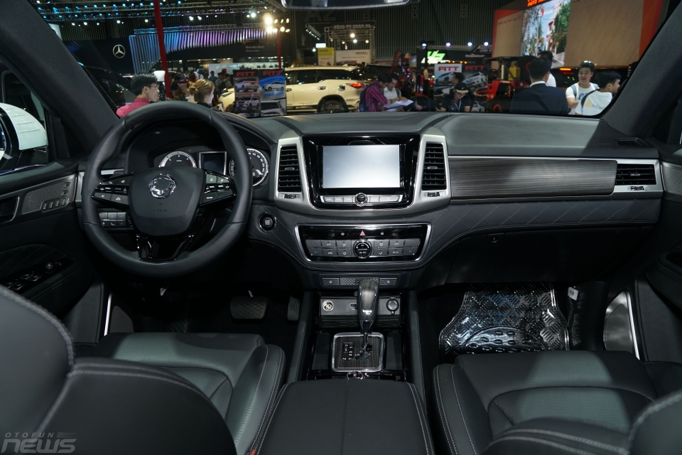 vims 2017 ssangyong trinh dien rexton moi doi thu toyota fortuner