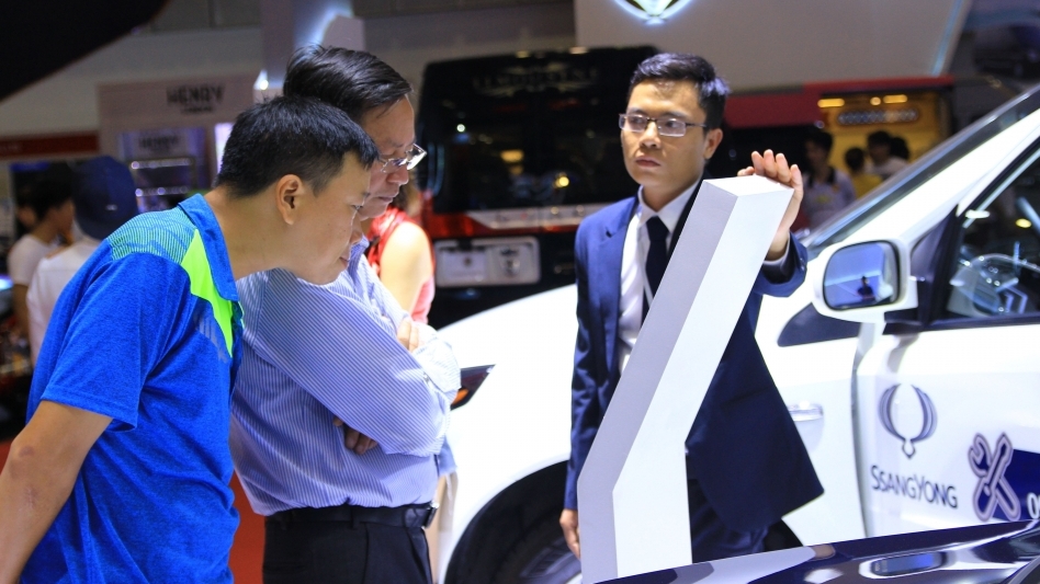 [VIMS 2017] Gian trưng bày Ssangyong và Land Rover thu hút khách tham quan