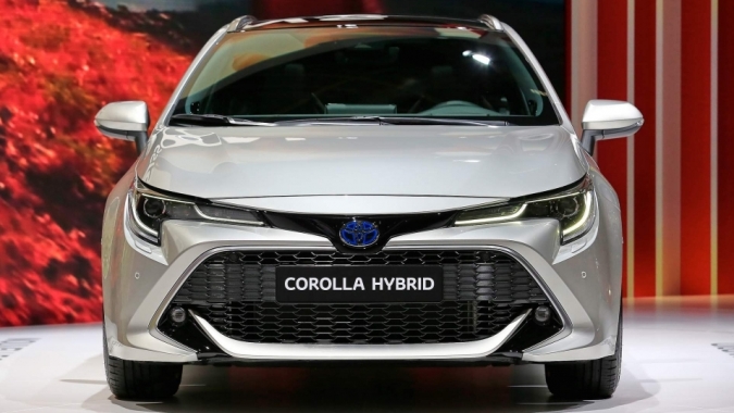 Toyota Corolla Hybrid khoe dáng ấn tượng tại triển lãm Paris