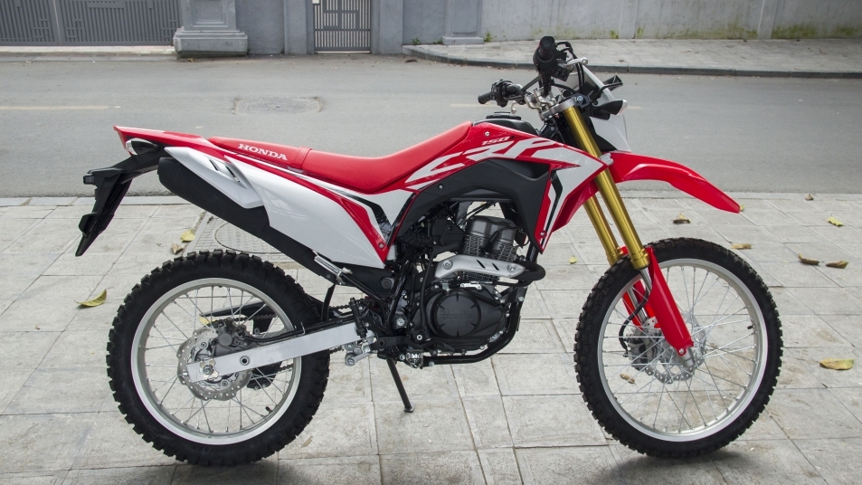 Xe máy địa hình Honda CRF150L có giá 77 triệu đồng tại Hà Nội