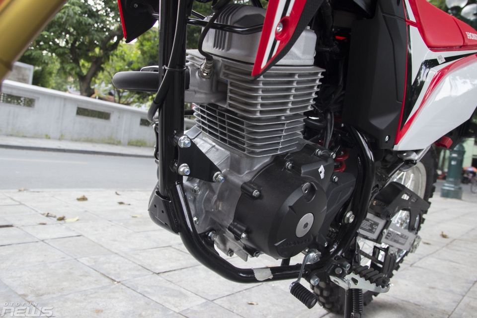 xe may dia hinh honda crf150l co gia 77 trieu dong tai ha noi