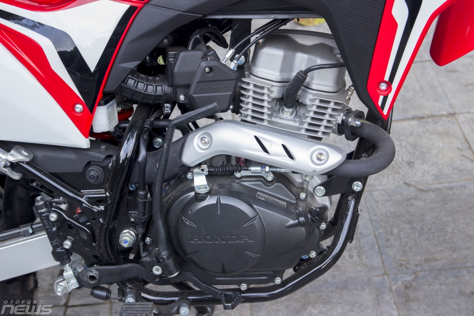 xe may dia hinh honda crf150l co gia 77 trieu dong tai ha noi