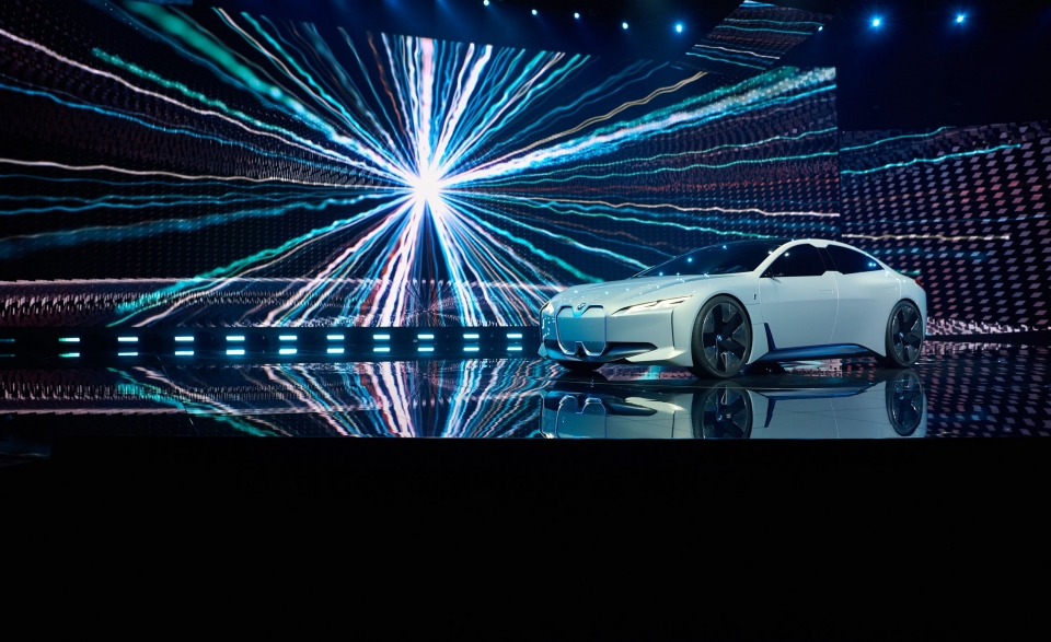 xe dien bmw i4 se hien dien vao nam 2021