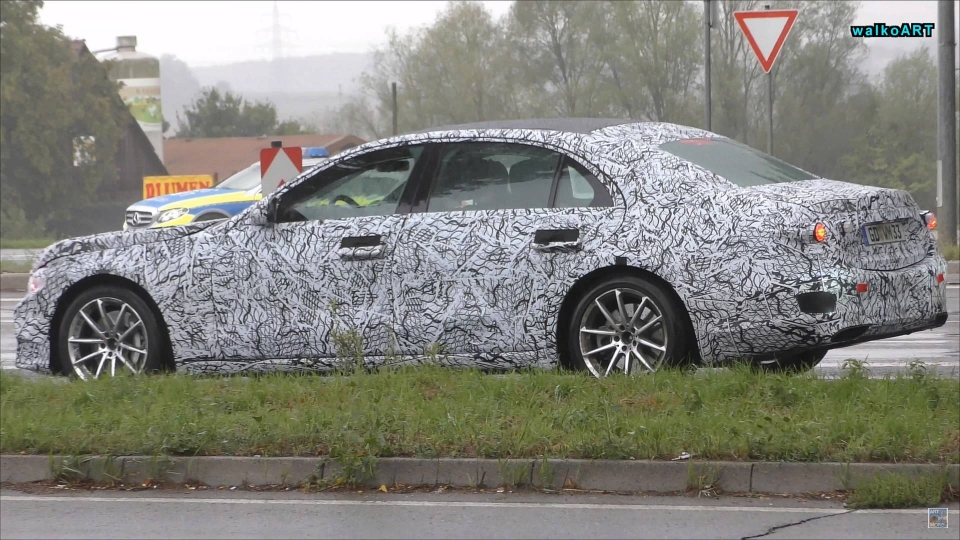 mercedes benz s class se co he thong tu lai cap do 3 vao nam 2020