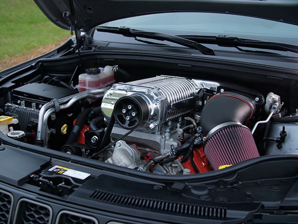 soc voi sieu suv jeep grand cherokee trackhawk 1200 ma luc cua hennessey