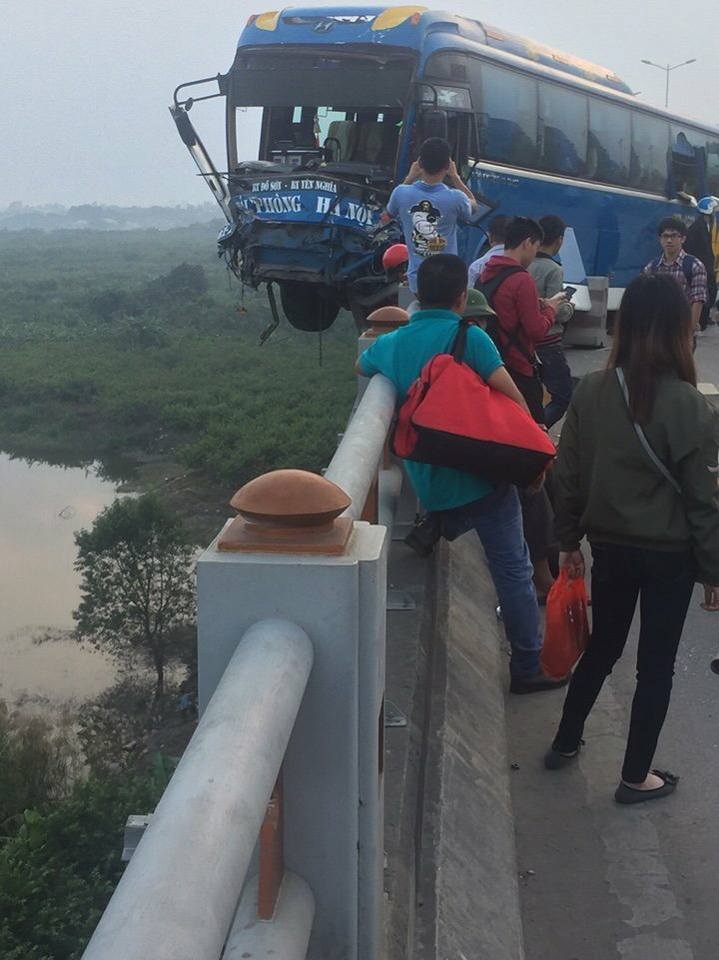 cau thanh tri un tac keo dai do tai nan xe khach