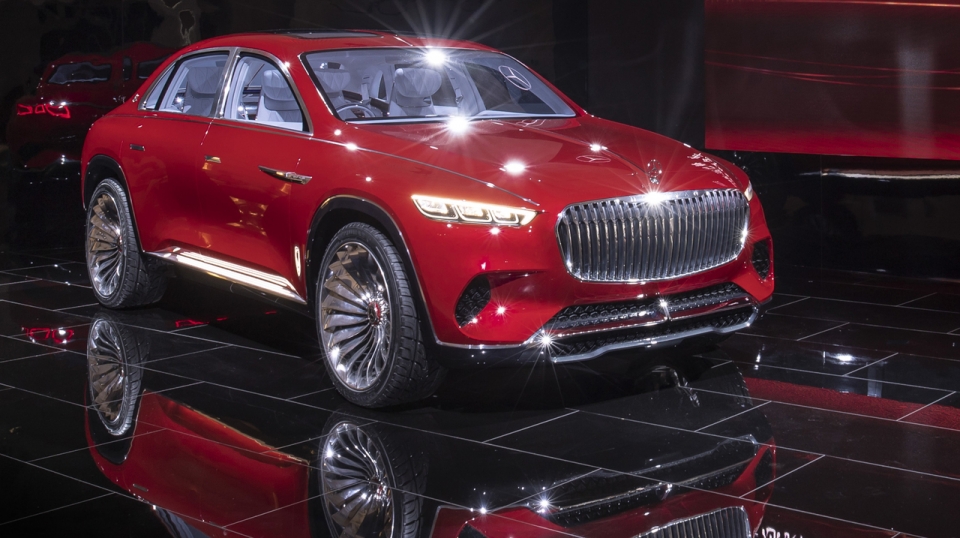 bat gap mercedes maybach gls chay thu o duc