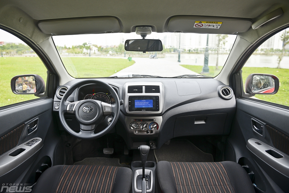 thang thu hai lien tiep doanh so kia morning vuot toyota wigo