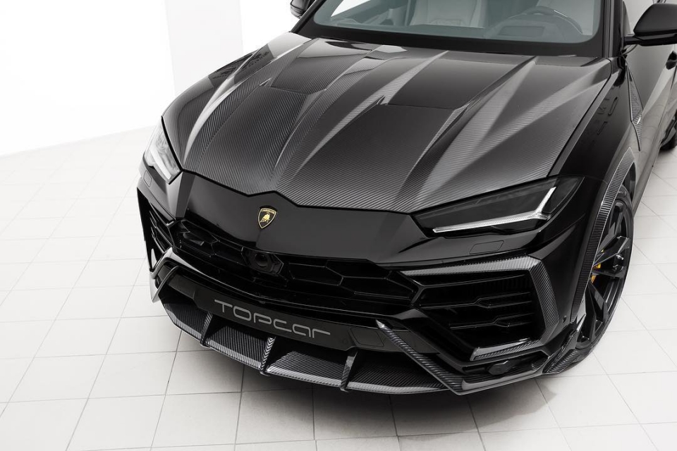 SUV Lamborghini Urus 