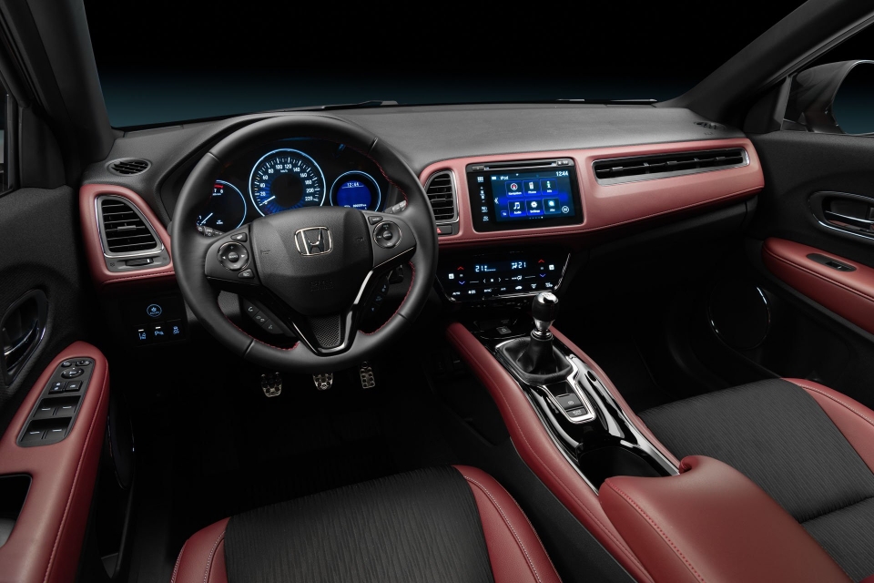 honda gioi thieu hr v sport voi dong co tang ap 15l