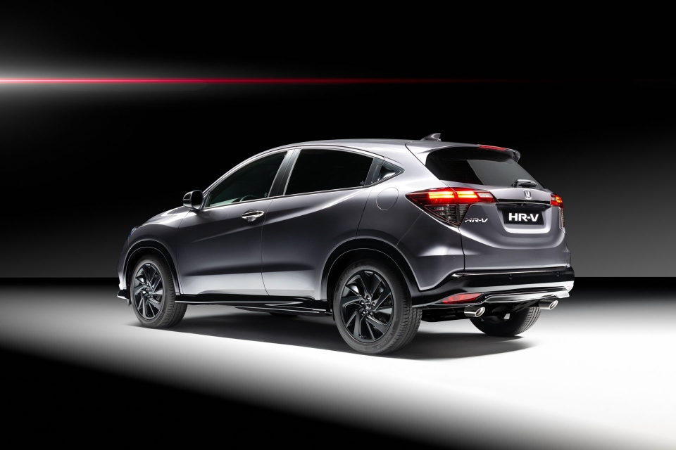 honda gioi thieu hr v sport voi dong co tang ap 15l