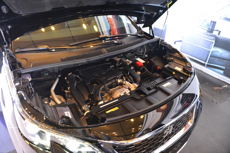 bo doi xe gam cao peugeot 3008 va 5008 trinh lang khach hang viet