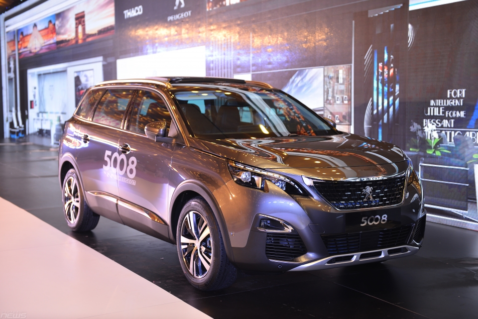 bo doi xe gam cao peugeot 3008 va 5008 trinh lang khach hang viet