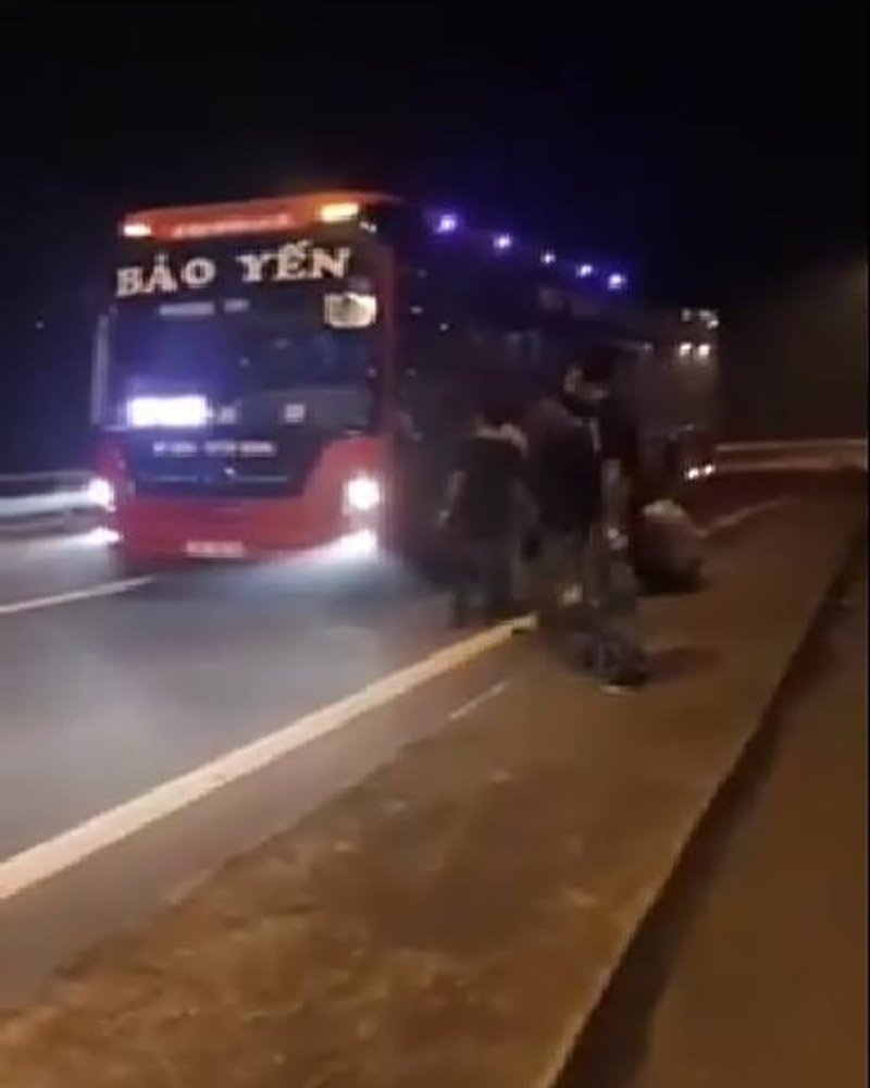 truy bat nhom thanh nien ngo ngao chan xe tren cao toc ha noi lao cai