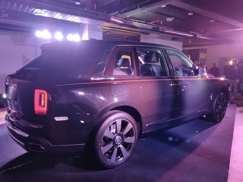 suv sieu sang rolls royce cullinan dat chan toi an do