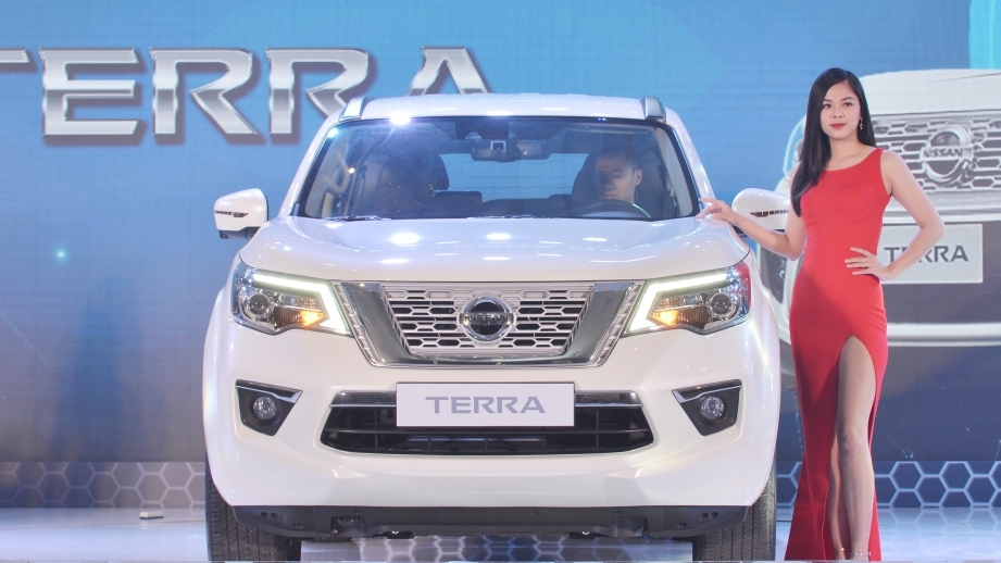 Nissan Terra ra mắt khách hàng Việt, giá từ 988 triệu đồng